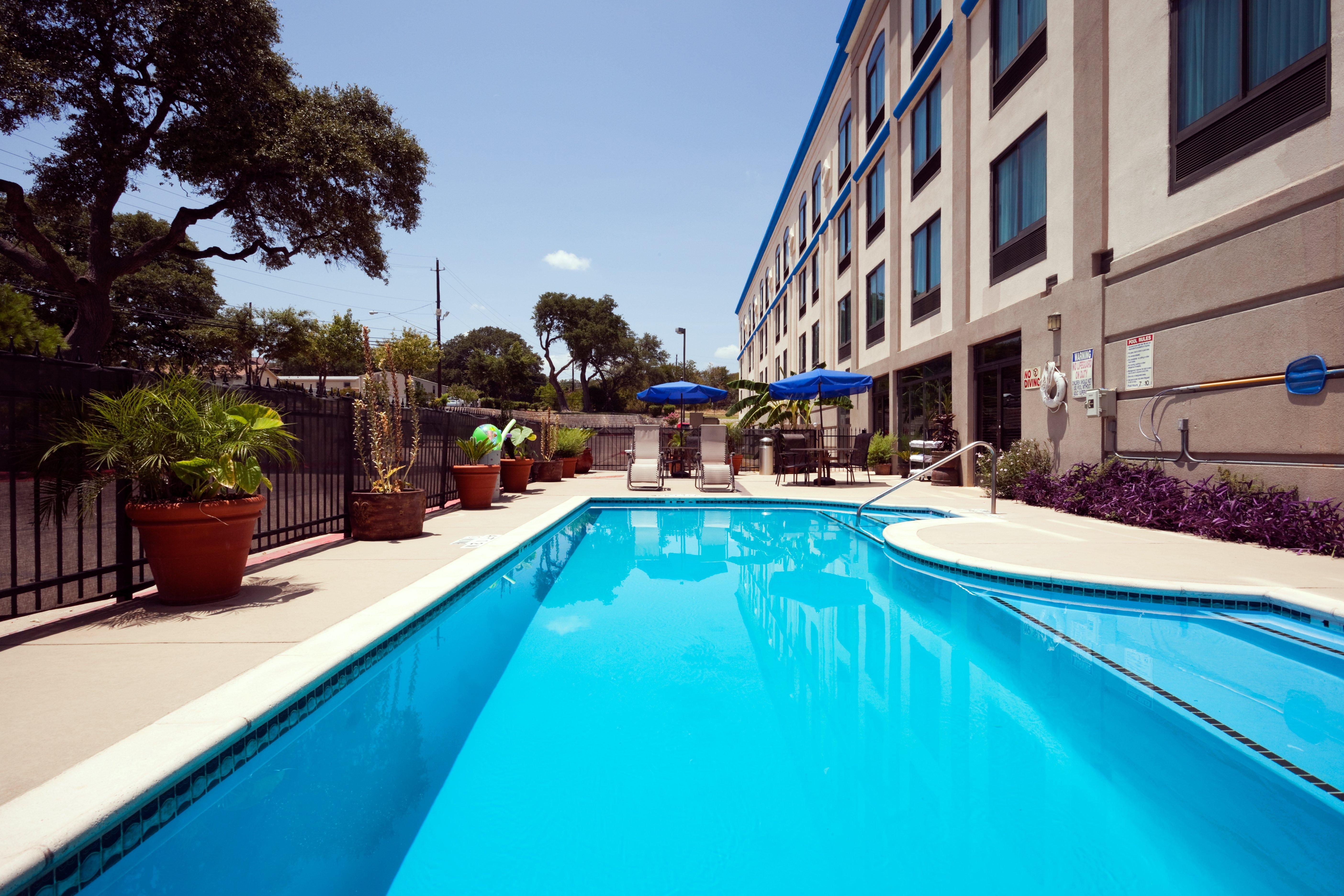 Holiday Inn Express & Suites Austin North Central By Ihg Экстерьер фото