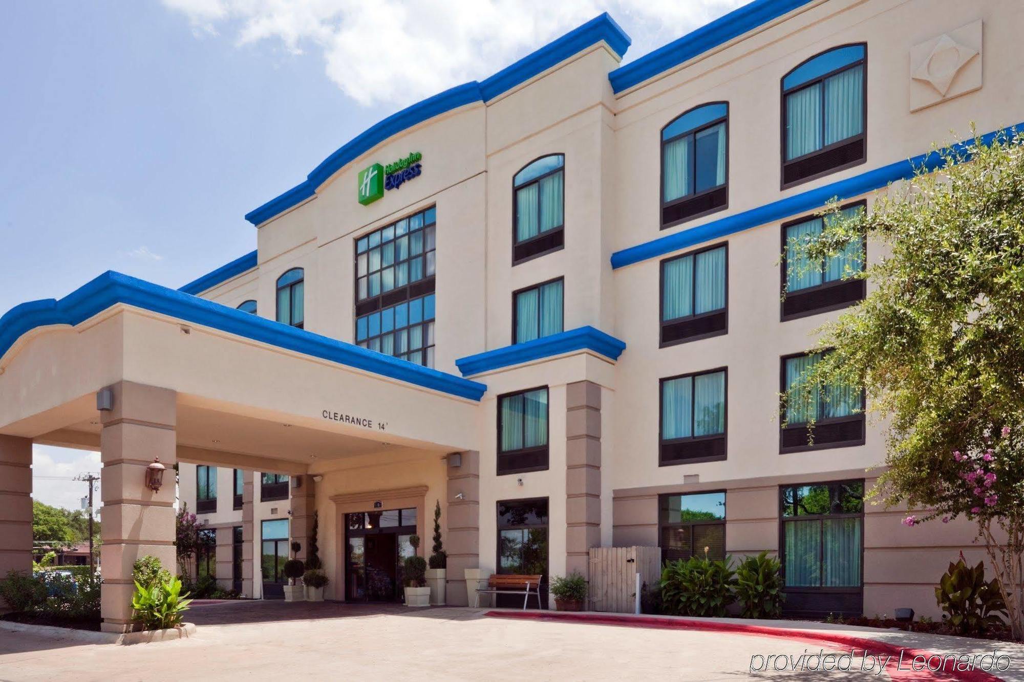 Holiday Inn Express & Suites Austin North Central By Ihg Экстерьер фото