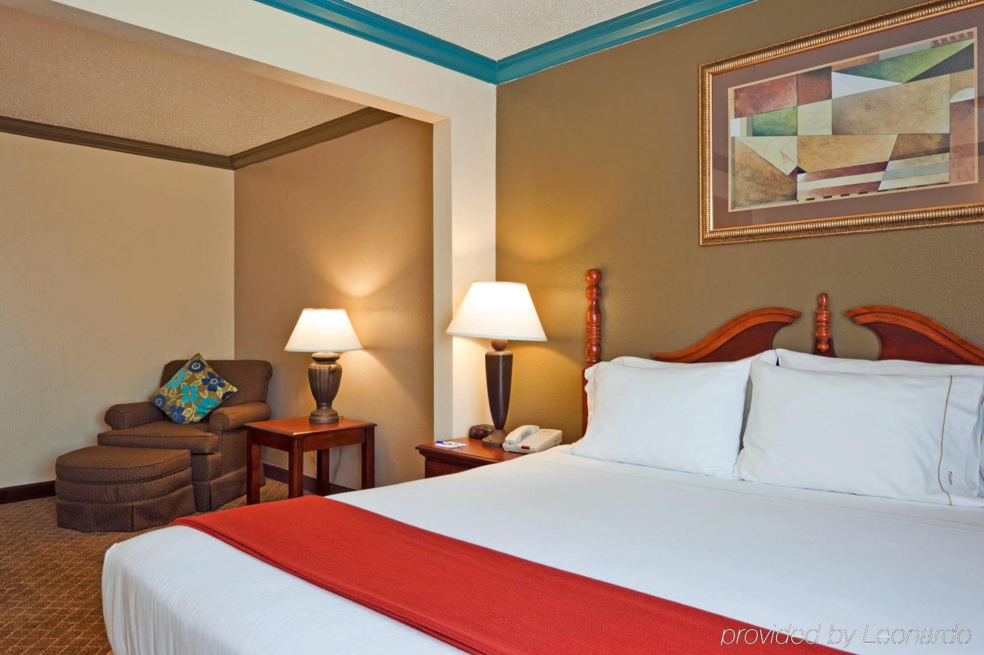 Holiday Inn Express & Suites Austin North Central By Ihg Экстерьер фото